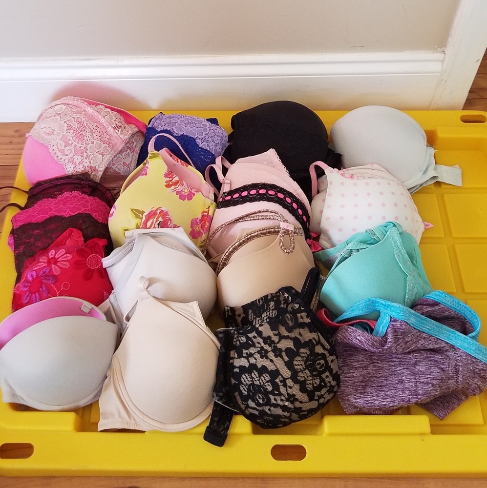 ❤❤❤Victoria's Secret Bras...16 bra bundle..